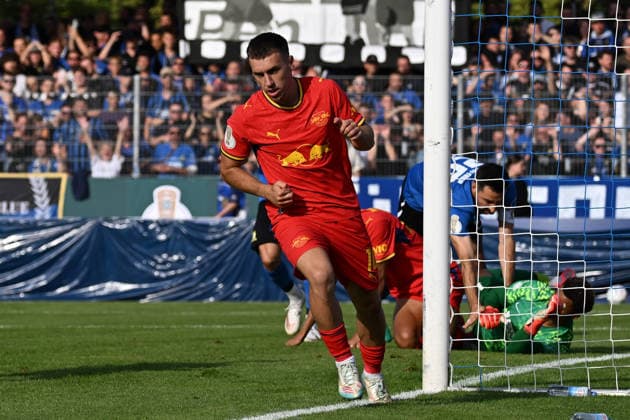 22.08.2026, xjhx, Fussball DFB Pokal 1.Runde, Eintracht Trier - RB Leipzig v.l. Torjubel nach dem Tor zum celebrating the goal celebrate 0:1 durch Brajan Gruda (RB Leipzig) Trier *** August 22, 2026, xjhx, Soccer, DFB Cup First Round, Eintracht Trier vs. RB Leipzig – Goal celebration after Brajan Gruda scored the 0-1 goal for RB Leipzig against Trier