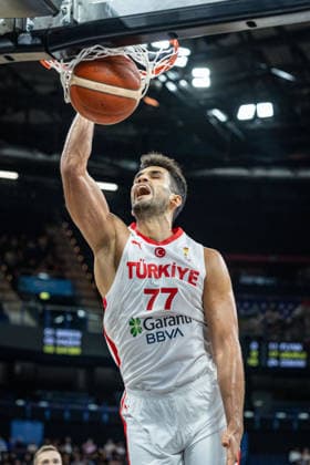 Basketball Hamburg 22.08.2026 Turkish Airlines Supercup 2026 Spiel um Platz 3 Türkei (TUR) - Tschechien (CZE) Omer Faruk Yurtseven (Türkei, No.77) *** Basketball Hamburg, August 22, 2026 Turkish Airlines Super Cup 2026 Third-Place Game Turkey (TUR) vs. Czech Republic (CZE) Omer Faruk Yurtseven, Turkey, No. 77