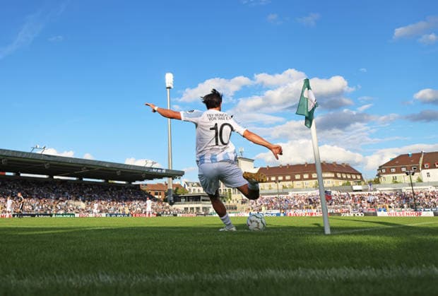 Fussball, Herren, DFB-Pokal, 1.Hauptrunde, Saison 2026 2027, TSV 1860 München - Holstein Kiel, Grünwalder Stadion Tunay Deniz (TSV 1860 München) bei einem Eckball, Eckstoss *** Soccer, Men s, DFB Cup, First Round, 2026–2027 Season, TSV 1860 Munich vs. Holstein Kiel, Grünwalder Stadium: Tunay Deniz of TSV 1860 Munich during a corner kick