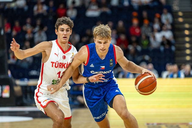 Basketball Hamburg 22.08.2026 Turkish Airlines Supercup 2026 Spiel um Platz 3 Türkei (TUR) - Tschechien (CZE) Vojtech Sykora (Tschechien, No.10) Ömer Kutluay (Türkei, No.12) *** Basketball Hamburg, August 22, 2026 Turkish Airlines Supercup 2026 Third-Place Game Turkey (TUR) vs. Czech Republic (CZE) Vojtech Sykora (CZE), No. 10; Ömer Kutluay (TUR), No. 12