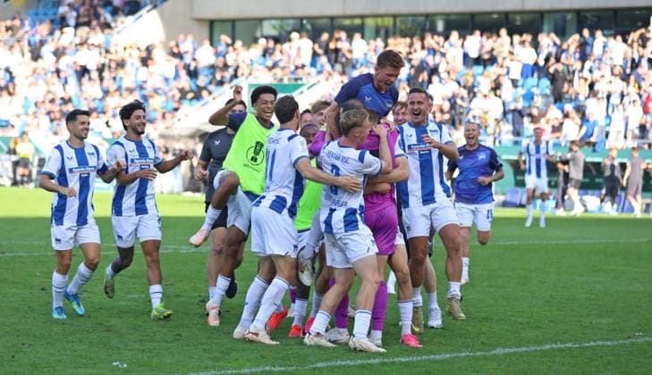 22.08.2026, Fussball, Herren, DFB-Pokal, 1. Runde, Saison 2026 2027, 1. FC Saarbrücken - Hertha BSC Berlin, Die Spieler von Hertha BSC Berlin bejubeln den Sieg im Elfmeterschießen Saarbrücken Ludwigsparkstadion Saarland Deutschland *** August 22, 2026, Soccer, Men s, DFB Cup, 1st Round, 2026–2027 Season, 1 FC Saarbrücken vs. Hertha BSC Berlin, Hertha BSC Berlin players celebrate their victory in the penalty shootout at Saarbrücken’s Ludwigsparkstadion in Saarland, Germany Copyright: xFabianxKleerx