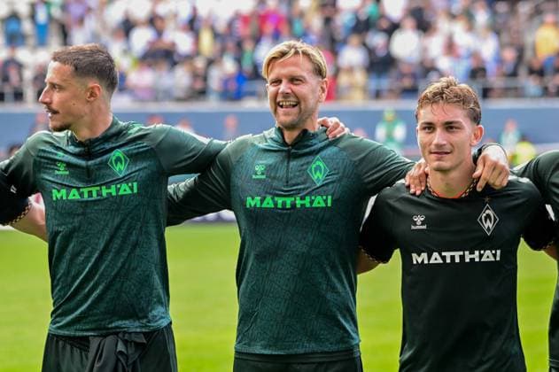 Schlussjubel 32 Marco Friedl Niclas Füllkrug 20 Chuki ( Werder ) Deutschland , Hamburg , Millerntor , Fussball , 1 Bundesliga , Oberliga Niedersachsen , DFB Pokal Runde 1 , LSK Lüneburg - SV Werder Bremen *** Final Score 32 Marco Friedl Niclas Füllkrug 20 Chuki Werder Germany, Hamburg, Millerntor, Soccer, Bundesliga 1, Oberliga Niedersachsen, DFB Cup Round 1, LSK Lüneburg SV Werder Bremen