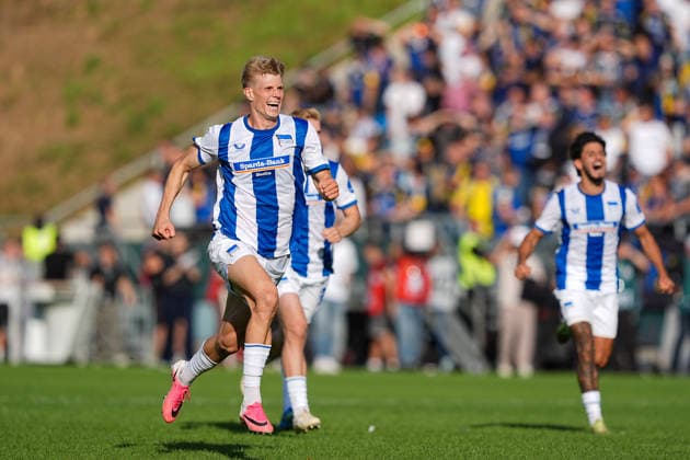 22.08.2026, xydrx, Fußball, DFB Pokal, 1. FC Saarbrücken - Hertha BSC, Saison 2026 2027, Ludwigsparkstadion: Jan-Luca Schuler (Hertha BSC, 18) bejubelt den Sieg DFB regulations prohibit any use of photographs as image sequences and or quasi-video. *** August 22, 2026, xydrx, Soccer, DFB Cup, 1. FC Saarbrücken vs. Hertha BSC, 2026–2027 season, Ludwigspark Stadium, Jan Luca Schuler, Hertha BSC, 18, celebrates the victory. DFB regulations prohibit any use of photographs as image sequences and or quasi-video. Copyright: HMBxMedia YannisxDreimann