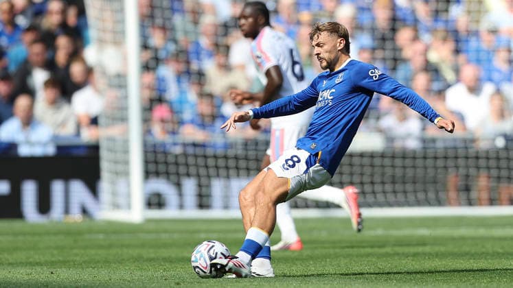 Everton v Crystal Palace, Premier League Everton defender Kiernan Dewsbury-Hall (8) during the Premier League match between Everton and Crystal Palace at Hill Dickinson Stadium, Liverpool, UK on 22 August 2026. Liverpool Hill Dickinson Stadium Merseyside UK Editorial use only DataCo restrictions apply See www.football-dataco.com , Copyright: xCraigxGallowayx PSI-24740-0028
