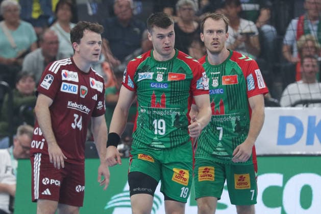 22.08.2026, xgox, Handball, Rexel Supercup 2026, SC Magdeburg - Füchse Berlin, v.l. Elvar Orn Jonsson (Magdeburg, 19) Daumen hoch gibt Anweisungen, gestikuliert mit den Armen, gesticulate, gives instructions München *** August 22, 2026, xgox, Handball, Rexel Supercup 2026, SC Magdeburg vs. Füchse Berlin, from left: Elvar Orn Jonsson (Magdeburg), 19, gives instructions, gesturing with his arms, gesticulate, gives instructions, Munich