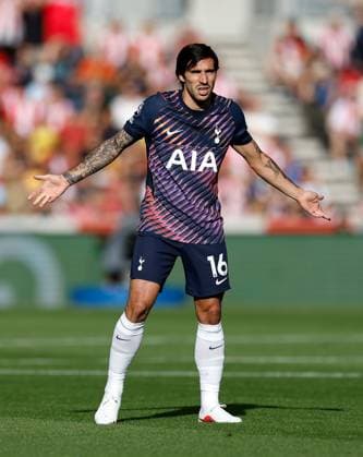 Sandro Tonali of Tottenham Hotspur Brentford v Tottenham Hotspur, Premier League, Football, Gtech Community Stadium, London, UK - 22 Aug 2026London Gtech Community Stadium United Kingdom EDITORIAL USE ONLY No use with unauthorised audio, video, data, fixture lists, club league logos or live services. Online in-match use limited to 120 images, no video emulation. No use in betting, games or single club league player publications.  Copyright: xMattxImpey Shutterstockx 17112717e