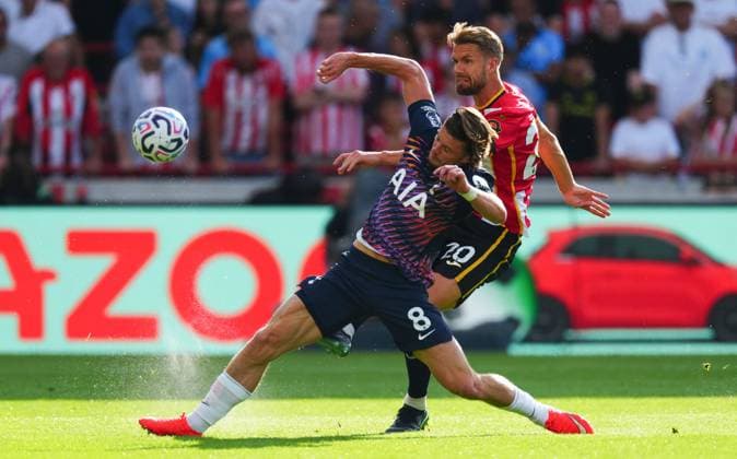 Conor Gallagher of Tottenham Hotspur battles with Kristoffer Ajer Brentford v Tottenham Hotspur, Premier League Football, Football, Gtech Community Stadium, London, UK - 22 Aug 2026London Gtech Community Stadium United Kingdom EDITORIAL USE ONLY No use with unauthorised audio, video, data, fixture lists, club league logos or live services. Online in-match use limited to 120 images, no video emulation. No use in betting, games or single club league player publications.  Copyright: xJavierxGarcia Shutterstockx 17111783o