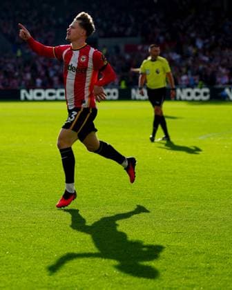 Keane Lewis-Potter celebrates scoring the opening goal Brentford v Tottenham Hotspur, Premier League Football, Football, Gtech Community Stadium, London, UK - 22 Aug 2026London Gtech Community Stadium United Kingdom EDITORIAL USE ONLY No use with unauthorised audio, video, data, fixture lists, club league logos or live services. Online in-match use limited to 120 images, no video emulation. No use in betting, games or single club league player publications.  Copyright: xJavierxGarcia Shutterstockx 17111783q