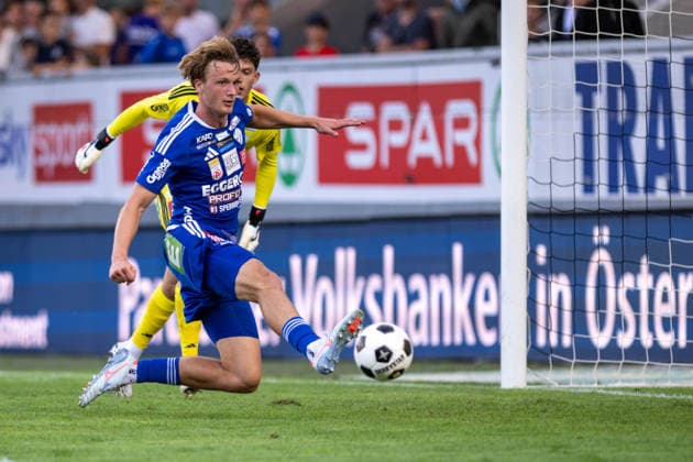 SOCCER - BL, Altach vs Hartberg ALTACH,AUSTRIA,22.AUG.26 - SOCCER - ADMIRAL Bundesliga, SCR Altach vs TSV Hartberg. Image shows Armin Pecsi and Konstantin Schopp (Hartberg).  GEPAxpictures xOliverxLerch