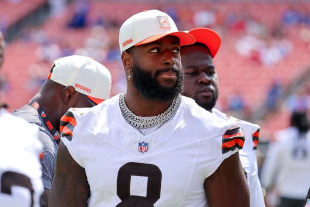 CLEVELAND, OH - AUGUST 22: Cleveland Browns defensive end Jared Verse (8) on the field prior to the National Football League preseason game between the Buffalo Bills and Cleveland Browns on August 22, 2026, at Huntington Bank Field in Cleveland, OH. (Photo by Frank Jansky Icon Sportswire) NFL, American Football Herren, USA AUG 22 Bills at Browns EDITORIAL USE ONLY Icon260822005