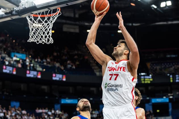 22.08.2026, GER, Turkish Airlines Supercup 2026, Hamburg, Spiel um Platz 3, Türkei-Tschechien Omer Faruk Yurtseven (Tuerkei, 77) Hamburg Barclays Arena Hamburg Deutschland *** August 22, 2026, GER, 2026 Turkish Airlines Super Cup, Hamburg, 3rd-place game, Turkey vs. Czech Republic, Omer Faruk Yurtseven (Turkey), 77, Hamburg Barclays Arena, Hamburg, Germany