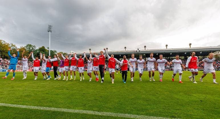 22.08.2026 - Fussball - Saison 2026 2027 - DFB Pokal Vereinspokal - 01. Runde: Viktoria Köln - 1. FC Nürnberg Nuernberg FCN ( Club ) - Sportfoto Zink DaMa - xdaxmax - regulations prohibit any use of photographs as image sequences and or quasi-video - Jubel Freude nach Spielende - Mannschaft Team des FCN feiert mit Clubfan Clubfans FCN-Fans Fans *** August 22, 2026 Soccer Season 2026–2027 DFB Cup Club Cup First Round Viktoria Köln 1 FC Nürnberg Nuremberg FCN Club Sports Photo Zink DaMa xdaxmax regulations prohibit any use of photographs as image sequences and or quasi-video celebrationsJubilation after the game: The FCN team celebrates with club fans, FCN fans