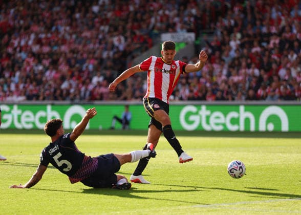 22nd August 2026; Gtech Community Stadium, Brentford, London, England; Premier League Football, Brentford versus Tottenham Hotspur; Vitaly Janelt of Brentford scoring his sides 2nd goal in the 33rd minute to make it 2-0 JohnxPatrickxFletcher