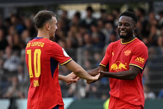 22.08.2026, xjhx, Fussball DFB Pokal 1.Runde, Eintracht Trier - RB Leipzig v.l. Torjubel nach dem Tor zum celebrating the goal celebrate 0:3 durch Ridle Baku (RB Leipzig) mit Brajan Gruda (RB Leipzig) Trier *** August 22, 2026, xjhx, Soccer, DFB Cup First Round, Eintracht Trier vs. RB Leipzig, Goal celebration after Ridle Baku s goal (0–3) for RB Leipzig, featuring Brajan Gruda, RB Leipzig vs. Trier