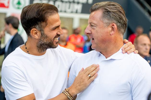 IPA87700104 - Como Head Coach Cesc Fabregas greets Udinese Head Coach Kosta Runjaic during the Serie A soccer match between Udinese Calcio and Como 1907 in Udine, Italy, on August 22, 2026  Copyright: xEttorexGriffoni IPAxSportx xx 87700104
