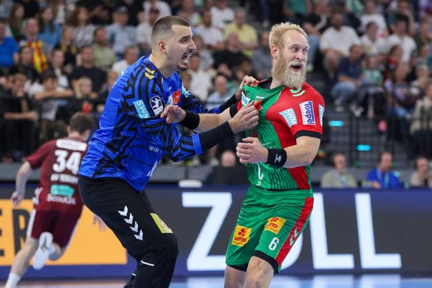 22.08.2026, xgox, Handball - Rexel Super-Cup, SC Magdeburg - Füchse Berlin emspor, v.l. Matej Mandic (Magdeburg, 12), Matthias Musche (Magdeburg, 6) Jubel, Torjubel, jubelt ueber das Tor, celebrate the goal, celebration München *** August 22, 2026, xgox, Handball Rexel Super Cup, SC Magdeburg vs. Füchse Berlin emspor, from left: Matej Mandic (Magdeburg), 12, Matthias Musche (Magdeburg), 6, cheering, goal celebration, celebrating the goal, Munich