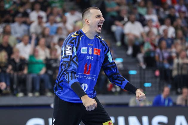 22.08.2026, xgox, Handball - Rexel Super-Cup, SC Magdeburg - Füchse Berlin emspor, v.l. Matej Mandic (Magdeburg, 12) Jubelt ueber gehaltenen Ball, abgewehrt, gehalten, Torhueter München *** August 22, 2026, xgox, Handball Rexel Super Cup, SC Magdeburg vs. Füchse Berlin emspor, from left: Matej Mandic (Magdeburg), 12 celebrating a saved shot, blocked, saved, Munich goalkeeper