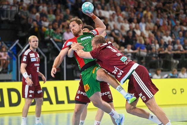 Albin LAGERGREN (SC Magdeburg), Aktion,Zweikampf gegen Max DAJ (Fuechse Berlin,re). Handball Rexel Super Cup 2026 der Maenner SC Magdeburg vs. Fuechse Berlin am 22.08.2026 SAP GARDEN Muenchen. *** Albin LAGERGREN, SC Magdeburg, in action, battling Max DAJ of Fuechse Berlin, during the 2026 Rexel Super Cup men s handball match between SC Magdeburg and Fuechse Berlin on August 22, 2026, at SAP Garden in Munich