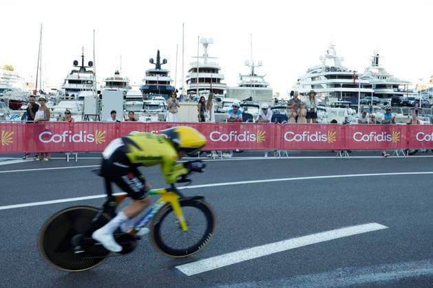 A rider in action during Tour of Spain s first stage, a 9.4 kilometers time trial in Monaco, 22 August 2026. First stage. Time trial in Monaco (9.4 km) !ACHTUNG: NUR REDAKTIONELLE NUTZUNG!  Copyright: xJavierxLizónx GRAF3276 20260822-55021203686_1