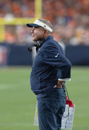 August 22, 2026, Denver, Colorado, USA: Broncos HC SEAN PEYTON looks on from the sidelines during the 1st. Half at Empower Field at Mile High Friday evening. Packers beat the Broncos in Pre-Season 33-13. Credit Image: ZUMA Press Wire) Denver USA - ZUMAav4_ 20260822_zaf_av4_034 Copyright: xHectorxAcevedox
