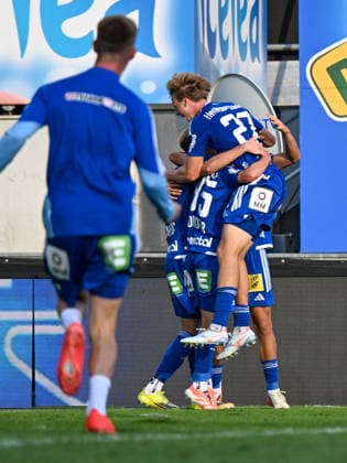SOCCER - BL, Altach vs Hartberg ALTACH,AUSTRIA,22.AUG.26 - SOCCER - ADMIRAL Bundesliga, SCR Altach vs TSV Hartberg. Image shows the rejoicing of Hartberg.  GEPAxpictures xOliverxLerch