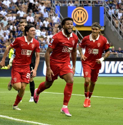 Foto IPP Paolo Bona Milano 22 08 2026 Campionato Serie A di Calcio stagione 2026 2027 partita Inter-Monza Nella foto Gustavo Varela esulta dopo il gol del 1-1 Italy Photo Press Worldwide Copyright italy Italy ITALY  Copyright: xR4924_italyphotopressx