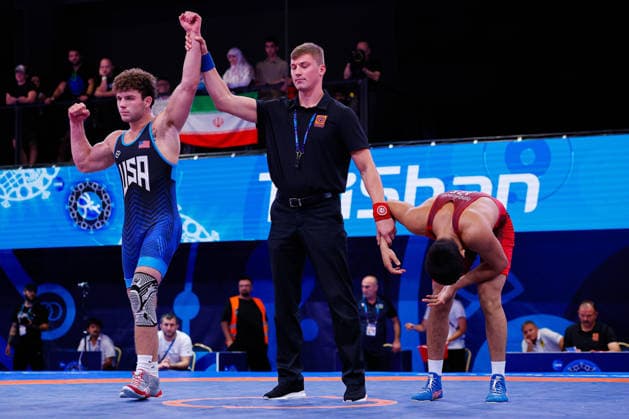 U20 World Championships 79kg FS - Ryan Scott Burton (USA) df. Eljan Ismayilzada (AZE) *** U20 World Championships, 79 kg Freestyle: Ryan Scott Burton (USA) defeated Eljan Ismayilzada (AZE) Copyright: xKostadinxAndonovx