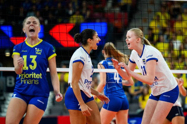 260822 Hilda Gustafsson, Maya Tabron and Malin Hallin of Sweden celebrate during the CEV EuroVolley 2026 volleyball match between Sweden and Slovakia on August 22, 2026 in Gothenburg. Photo: Carl Sandin BILDBYRAN kod CS CS0971 volleyboll volleyball cev eurovolley 2026 volleyboll-em sverige slovakia sweden dam bbeng jubel *** August 22, 2022: Hilda Gustafsson, Maya Tabron, and Malin Hallin of Sweden celebrate during the CEV EuroVolley 2026 volleyball match between Sweden and Slovakia on August 22, 2026 in Gothenburg. Photo by Carl Sandin. BILDBYRAN code CS CS0971 volleyball CEV EuroVolley 2026 European Volleyball Championship Sweden Slovakia women s volleyball celebration  Copyright: CARLxSANDIN BB260822CS042