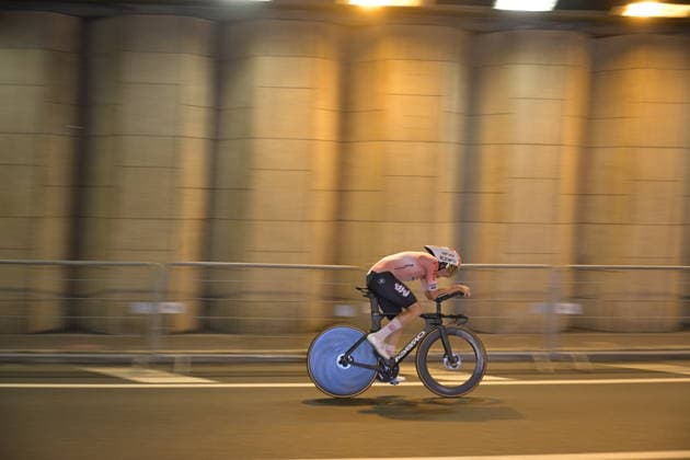 Salida de la Vuelta Ciclista a Espana en Mónaco Un ciclista durante la salida de la Vuelta Ciclista a Espana, a 22 de agosto de 2026, en Mónaco (Francia). La Vuelta Ciclista a Espana 2026 arranca hoy, 22 de agosto, en Mónaco y termina el domingo 13 de septiembre en Granada. Serán 21 etapas, 3.275 km y más de 58.000 metros de desnivel acumulado; por primera vez, la llegada final no será en Madrid, sino en el entorno de la Alhambra. 22 AGOSTO 2026;VUELTA CICLISTA;REALEZA;CICLISMO;BICIS;BICICLETAS;CONTRARRELOJ;SALIDA;PRIMERA ETAPA;MÓNACO;VUELTA;CASINO; Monaco (Francia) Monaco (Francia) Espana *** Start of the Vuelta a Espana in Monaco A cyclist at the start of the Vuelta a Espana on August 22, 2026, in Monaco, France. The 2026 Vuelta a Espana begins today, August 22, in Monaco and ends on Sunday, September 13, in Granada. There will be 21 stages, 3,275 km, and more than 58,000 meters of cumulative elevation gain. For the first time, the final finish will not be in Madrid, but in the vicinity of the Alhambra. AUGUST 22, 2026 CYCLING TOUR ROYALTY CYCLING BIKES BICYCLES TIME TRIAL START FIRST STAGE MONACO TOUR CASINO Monaco France Monaco France Spain  Copyright: xLaurentxCoustx xEuropaxPressx 7726348