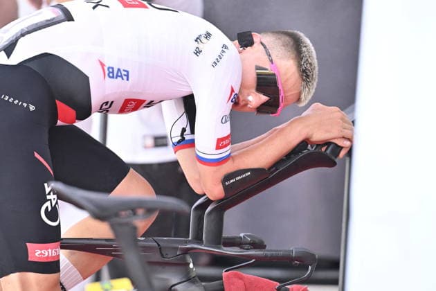 Salida de la Vuelta Ciclista a Espana en Mónaco El ciclista Tadej Pogacar calienta antes de su salida de la Vuelta Ciclista a Espana, a 22 de agosto de 2026, en Mónaco (Francia). La Vuelta Ciclista a Espana 2026 arranca hoy, 22 de agosto, en Mónaco y termina el domingo 13 de septiembre en Granada. Serán 21 etapas, 3.275 km y más de 58.000 metros de desnivel acumulado; por primera vez, la llegada final no será en Madrid, sino en el entorno de la Alhambra. 22 AGOSTO 2026;VUELTA CICLISTA;REALEZA;CICLISMO;BICIS;BICICLETAS;CONTRARRELOJ;SALIDA;PRIMERA ETAPA;MÓNACO;VUELTA;CASINO; Monaco (Francia) Monaco (Francia) Espana *** Start of the Vuelta a Espana in Monaco Cyclist Tadej Pogacar warms up before the start of the Vuelta a Espana on August 22, 2026, in Monaco, France. The 2026 Vuelta a Espana begins today, August 22, in Monaco and ends on Sunday, September 13, in Granada. There will be 21 stages, covering 3,275 km and featuring more than 58,000 meters of cumulative elevation gain. For the first time, the final finish will not be in Madrid, but in the vicinity of the Alhambra. AUGUST 22, 2026 CYCLING TOUR ROYALTY CYCLING BIKES BICYCLES TIME TRIAL START OF THE FIRST STAGE MONACO TOUR CASINO Monaco France Monaco France Spain  Copyright: xLaurentxCoustx xEuropaxPressx 7726351