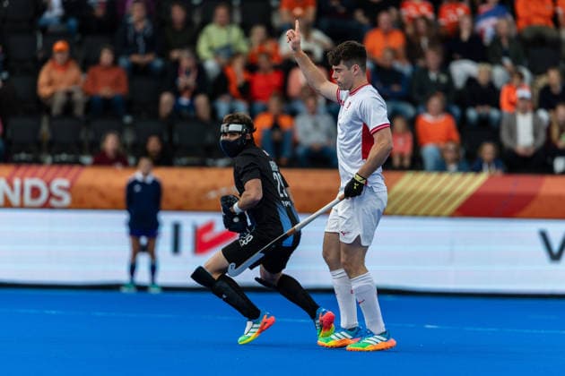 FIH Hockey World Cup: England v Argentina AMSTELVEEN, NL - AUGUST 22: Samuel Hooper of England during the FIH Hockey World Cup match between England and Argentina at Wagener Stadion on August 22, 2026 in Amstelveen, Netherlands. Amstelveen Wagener Stadion Netherlands Content not available for redistribution in The Netherlands directly or indirectly through any third parties. Copyright: xMarcelxvanxPlateringenx