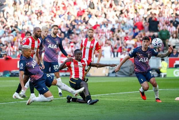 Michael Kayode scores the 3rd Brentford goal Brentford v Tottenham Hotspur, Premier League, Football, Gtech Community Stadium, London, UK - 22 Aug 2026London Gtech Community Stadium United Kingdom EDITORIAL USE ONLY No use with unauthorised audio, video, data, fixture lists, club league logos or live services. Online in-match use limited to 120 images, no video emulation. No use in betting, games or single club league player publications.  Copyright: xMattxImpey Shutterstockx 17112717q