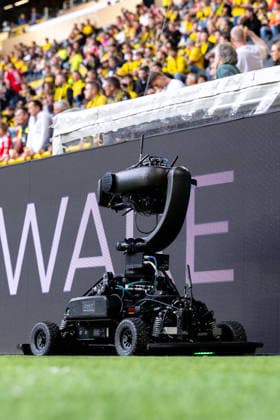 22.08.2026, Fussball, Franz Beckenbauer Supercup 2026, Borussia Dortmund - FC Bayern München. Beim Supercup kommt ein neuer Kamerawagen mit Shotover Technologie an der Seitenlinie zum Einsatz. Dortmund Signal Iduna Park NRW Deutschland xRHR-FOTO DEx *** August 22, 2026, Soccer, 2026 Franz Beckenbauer Super Cup, Borussia Dortmund vs. FC Bayern Munich A new camera truck equipped with Shotover technology will be used on the sidelines during the Super Cup. Dortmund, Signal Iduna Park, North Rhine-Westphalia, Germany xRHR PHOTO DEx Copyright: DennisxEwert RHR-FOTOx RHR-FOTO DE