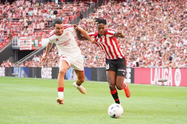ESP: LaLiga EA Sports Athletic Bilbao v Sevilla FC Nico Williams of Athletic Bilbao and Juan Antonio Iglesias of Sevilla during LaLiga EA Sports between Athletic Bilbao v Sevilla FC played at San Mames Stadium in Bilbao, on August 22, 2026 in Spain Spain Futbol *** ESP LaLiga EA Sports: Athletic Bilbao vs. Sevilla FC — Nico Williams of Athletic Bilbao and Juan Antonio Iglesias of Sevilla during the LaLiga EA Sports match between Athletic Bilbao and Sevilla FC, played at San Mamés Stadium in Bilbao on August 22, 2026, in Spain. Spanish Soccer Copyright: xAgenciaxLOFx