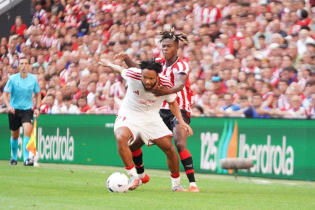 ESP: LaLiga EA Sports Athletic Bilbao v Sevilla FC Nico Williams of Athletic Bilbao and Chidera Ejuke of Sevilla during LaLiga EA Sports between Athletic Bilbao v Sevilla FC played at San Mames Stadium in Bilbao, on August 22, 2026 in Spain Spain Futbol *** ESP LaLiga EA Sports: Athletic Bilbao vs. Sevilla FC — Nico Williams of Athletic Bilbao and Chidera Ejuke of Sevilla during the LaLiga EA Sports match between Athletic Bilbao and Sevilla FC, played at San Mamés Stadium in Bilbao on August 22, 2026, in Spain. Spanish Soccer Copyright: xAgenciaxLOFx
