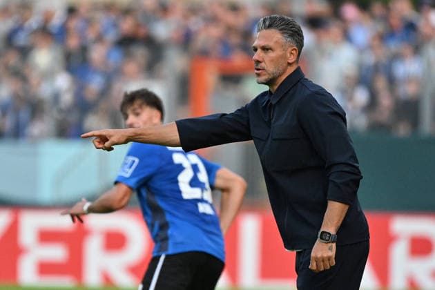 22.08.2026, xjhx, Fussball DFB Pokal 1.Runde, Eintracht Trier - RB Leipzig v.l. Trainer Coach Martin Demichelis (RB Leipzig) Trier *** August 22, 2026, xjhx, Soccer, DFB Cup, First Round, Eintracht Trier vs. RB Leipzig, Head Coach Martin Demichelis, RB Leipzig vs. Trier