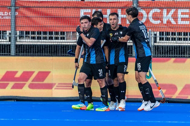 FIH Hockey World Cup: England v Argentina AMSTELVEEN, NL - AUGUST 22: Team Argentina celebrates after scoring during the FIH Hockey World Cup match between England and Argentina at Wagener Stadion on August 22, 2026 in Amstelveen, Netherlands. Amstelveen Wagener Stadion Netherlands Content not available for redistribution in The Netherlands directly or indirectly through any third parties. Copyright: xMarcelxvanxPlateringenx