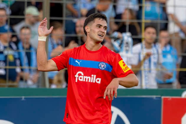 München, Deutschland 22. August 2026: DFB-Pokal - 2026 2027 - 1. Runde - TSV 1860 München gegen Holstein Kiel Im Bild: Torschütze Guillermo Balzi (Kiel) jubelt nach seinem Tor zum 0:2 DFB DFL regulations prohibit any use of photographs as image sequences and or quasi-video Grünwalder Stadion Bayern *** Munich, Germany August 22, 2026 2026–2027 DFB Cup First Round TSV 1860 Munich vs. Holstein Kiel Pictured: Goal scorer Guillermo Balzi of Kiel celebrates after scoring the 0–2 goal. DFB and DFL regulations prohibit any use of photographs as image sequences and or quasi-video at Grünwalder Stadium, Bavaria Copyright: xFotostandx xSchäferx