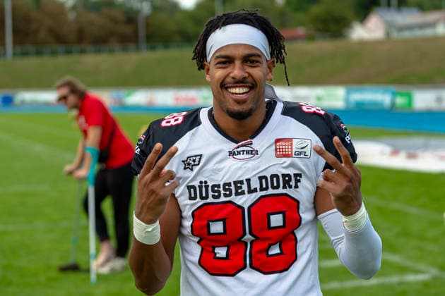 Eritros Haggi (WR, Duesseldorf Panther, 88) ohne Helm an der Seitenlinie GER, Allgaeu Comets vs Duesseldorf Panther, American Football, GFL, Saison 2026, Week 16, 22.08.2026 GER, Allgaeu Comets vs Duesseldorf Panther, American Football, GFL, Saison 2026, Week 16, 22.08.2026 Kempten *** Eritros Haggi WR, Düsseldorf Panthers, 88 without a helmet on the sideline, GER, Allgäu Comets vs. Düsseldorf Panthers, American football, GFL, 2026 season, Week 16, August 22, 2026 GER, Allgäu Comets vs. Düsseldorf Panthers, American Football, GFL, 2026 Season, Week 16, August 22, 2026 Kempten Copyright: xEibner-Pressefoto FlorianxWolfx EP_FWF