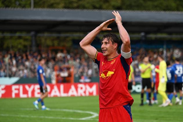 22.08.2026, xjhx, Fussball DFB Pokal 1.Runde, Eintracht Trier - RB Leipzig v.l. Jubel, Freude über den Sieg bei Willi Orban (RB Leipzig) Trier *** August 22, 2026, xjhx, Soccer, DFB Cup First Round, Eintracht Trier vs. RB Leipzig – Celebrations, Joy Over the Victory for Willi Orban, RB Leipzig vs. Trier