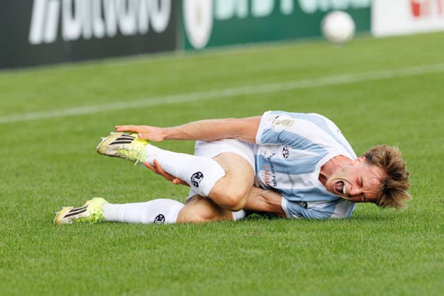 Julian Bell (2, TSV 1860 München) beim Spiel zwischen TSV 1860 München v Holstein Kiel, Fussball, Herren, Dfb Pokal, 2026 2027, 1.Runde am 22.08.2026 in München, Städtisches Stadion an der Grünwalder Straße. Bayern Deutschland *** Julian Bell 2, TSV 1860 Munich during the match between TSV 1860 Munich and Holstein Kiel, soccer, men s, DFB Cup, 2026–2027, First Round on August 22, 2026, in Munich, Städtisches Stadion an der Grünwalder Straße, Bavaria, Germany