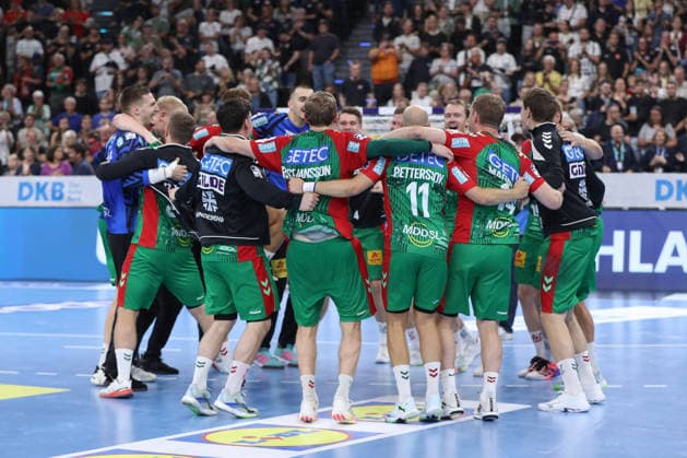 22.08.2026, xgox, Handball, Rexel Supercup 2026, SC Magdeburg - Füchse Berlin, v.l. Magdeburg Jubel ueber den Sieg, Jubel nach Spielende München *** August 22, 2026, xgox, Handball, 2026 Rexel Super Cup, SC Magdeburg vs. Füchse Berlin, from left: Magdeburg celebrating the victory, celebrations after the game in Munich
