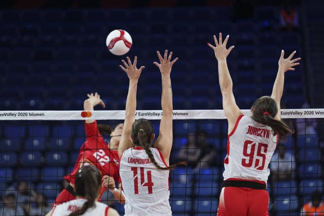 Hungary v Poland - CEV EuroVolley 2026 ISTANBUL, TURKIYE - AUGUST 22: Hungary player Zsombok Eszter (22) competes with Poland s Lamppowska Monika (14) during the opening Group A match of the CEV EuroVolley 2026 Women at Sinan Erdem Sports Hall, on August 22, 2026 in Istanbul, Turkiye. Bunyamin Celik Anadolu Istanbul Turkey. Editorial use only. Please get in touch for any other usage.  Copyright: x2026xAnadoluxBunyaminxCelikx
