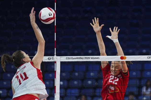 Hungary v Poland - CEV EuroVolley 2026 ISTANBUL, TURKIYE - AUGUST 22: Hungary player Zsombok Eszter (22) competes with Poland s Lamppowska Monika (14) during the opening Group A match of the CEV EuroVolley 2026 Women at Sinan Erdem Sports Hall, on August 22, 2026 in Istanbul, Turkiye. Bunyamin Celik Anadolu Istanbul Turkey. Editorial use only. Please get in touch for any other usage.  Copyright: x2026xAnadoluxBunyaminxCelikx