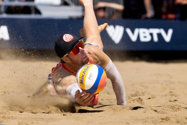 August 22, 2026, Montreal, Quebec, Canada: SAMUEL SCHACHTER and JONATHAN PICKETT from Canada in match against Paul Pascariuc and Alexander Horst from Austria in round of 12 at Beach Pro Tour at Parc Jean-Drapeau in Montreal, Quebec, Canada on 2026-08-22 VOLLEYBALL: Beach Pro Tour Montreal 2026  - ZUMAl189 20260822_zsp_l189_053 Copyright: xYannickxLegarex