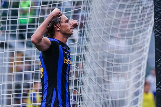 IPA87702903 - Francesco Esposito of FC Internazionale celebrates after scoring a goal during a 2026 27 Serie A soccer match between FC Internazionale and AC Monza  Copyright: xFabrizioxCarabelli IPAxSportx xx 87702903