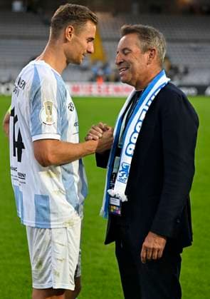 RECORD DATE NOT STATED 22.08.2026, Fussball DFB-Pokal 2026 27, 1.Runde, TSV 1860 München - Holstein Kiel, im Stadion an der Grünwalderstrasse in München, v.l. Dennis Dressel (TSV 1860 München) und Präsident Gernot Mang (TSV 1860 München) ***DFL and DFB regulations prohibit any use of photographs as image sequences and or quasi-video.*** *** August 22, 2026, Soccer: 2026-27 DFB Cup, 1st Round, TSV 1860 Munich vs. Holstein Kiel, at the Stadion an der Grünwalderstrasse in Munich; from left: Dennis Dressel (TSV 1860 Munich) and President Gernot Mang (TSV 1860 Munich) ***DFL and DFB regulations prohibit any use of photographs as image sequences and or quasi-video***