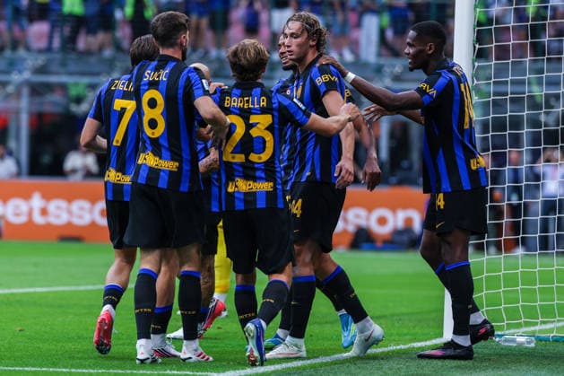 IPA87702928 - Francesco Esposito of FC Internazionale celebrates after scoring a goal during a 2026–27 Serie A soccer match between FC Internazionale and AC Monza  Copyright: xFabrizioxCarabelli IPAxSportx xx 87702928