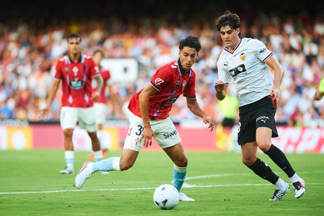 El Abdellaoui (RC Celta Vigo) and Javi Guerra (Valencia CF) during the LaLiga EA Sports match between Valencia CF and RC Celta de Vigo at Mestalla on August 22, 2026 in Valencia, Spain. - *** El Abdellaoui of RC Celta Vigo and Javi Guerra of Valencia CF during the LaLiga EA Sports match between Valencia CF and RC Celta de Vigo at Mestalla on August 22, 2026, in Valencia, Spain