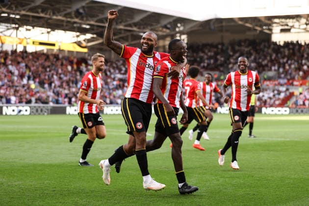 Brentford v Tottenham Hotspur 22 August 2026, London - Premier League Football - Brentford v Tottenham Hotspur - Michael Kayode of Brentford celebrates their third goal with Igor Thiago of Brentford - Photo: Jacques Feeney Offside. London UK *** Brentford gegen Tottenham Hotspur, 22. August 2026, London, Premier League, Fußball: Brentford gegen Tottenham Hotspur. Michael Kayode von Brentford feiert das dritte Tor zusammen mit Igor Thiago von Brentford. Foto: Jacques Feeney. Abseits. London, Großbritannien.  Copyright: xJacquesxFeeneyx xOffsidexOffside